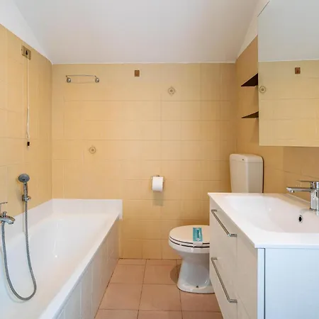 3 Bedroom In Albarella Ro *
