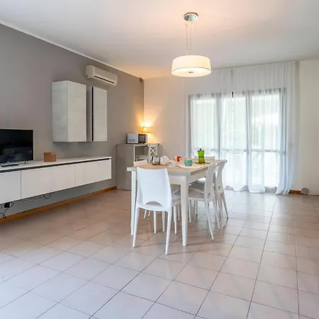 3 Bedroom In Albarella Ro Сasa de vacaciones *